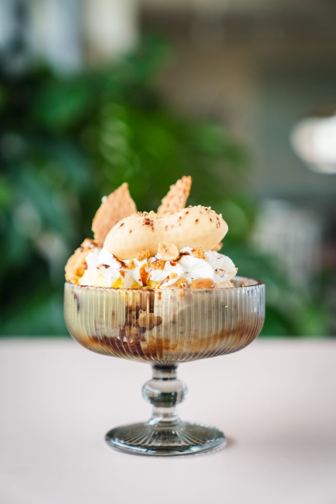 Pasticceria artigianale a Brescia: Dolce Angolo, dalla torta bresciana alla trutta realistica 4 Coppa di gelato artigianale alla pasticceria Dolce Angolo di Rezzato