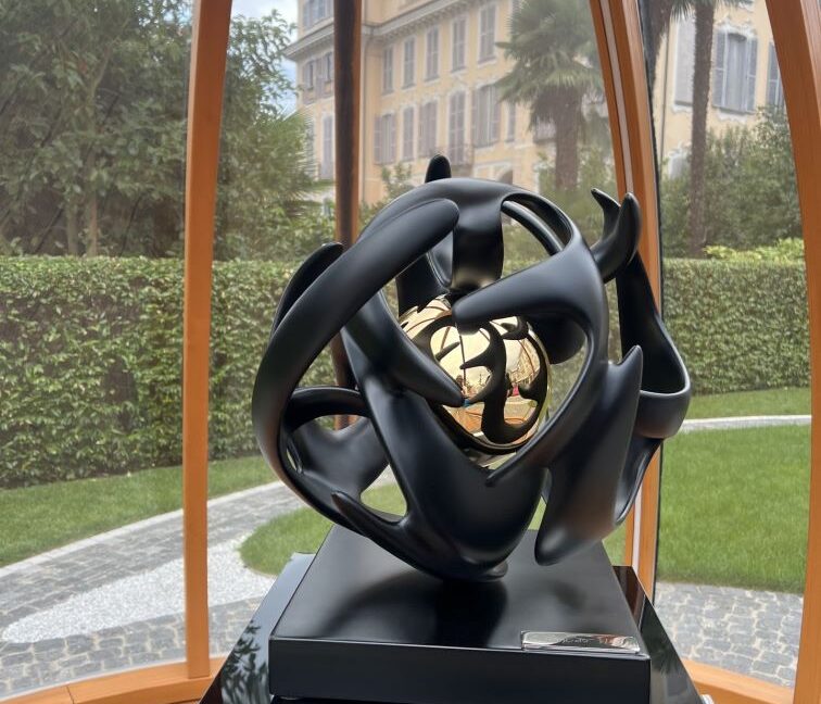 Gianfranco Meggiato al Boutique Hotel Stresa: arte, musica e il mistero dell'osservatore 1 Gianfranco Meggiato al Boutique Hotel Stresa