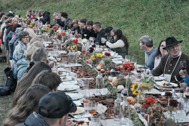 Stlopun, arte contemporanea in Val Badia tra cucina, vino e musica 1 arte gastronomia e musica in val badia