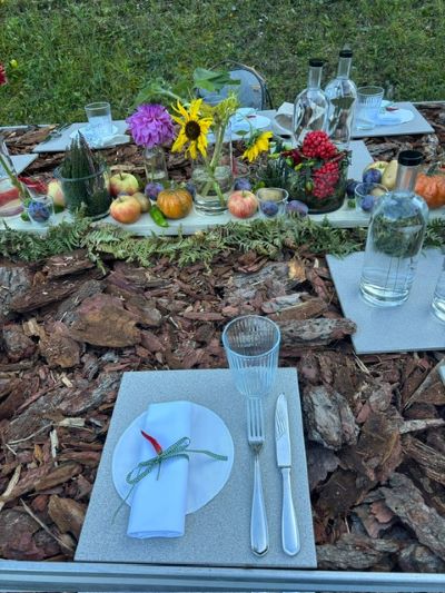 Stlopun, arte contemporanea in Val Badia tra cucina, vino e musica 9 tavoola conviviale Stopun
