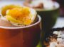 Come fare l'uovo alla coque: ricetta, tempi di cottura e trucchi 3 Come fare l'uovo alla coque