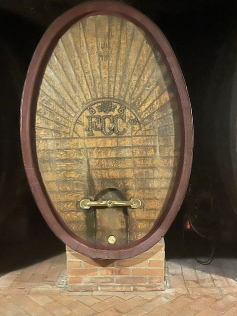 Storia della famiglia Pisoni: dal Trentino austro-ungarico alle bollicine di montagna 3 cantina pisoni nella roccia